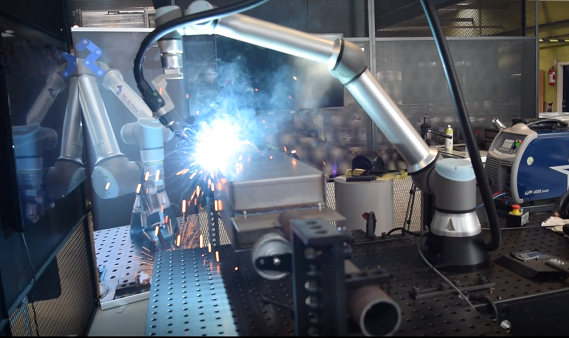 Welding robot welding