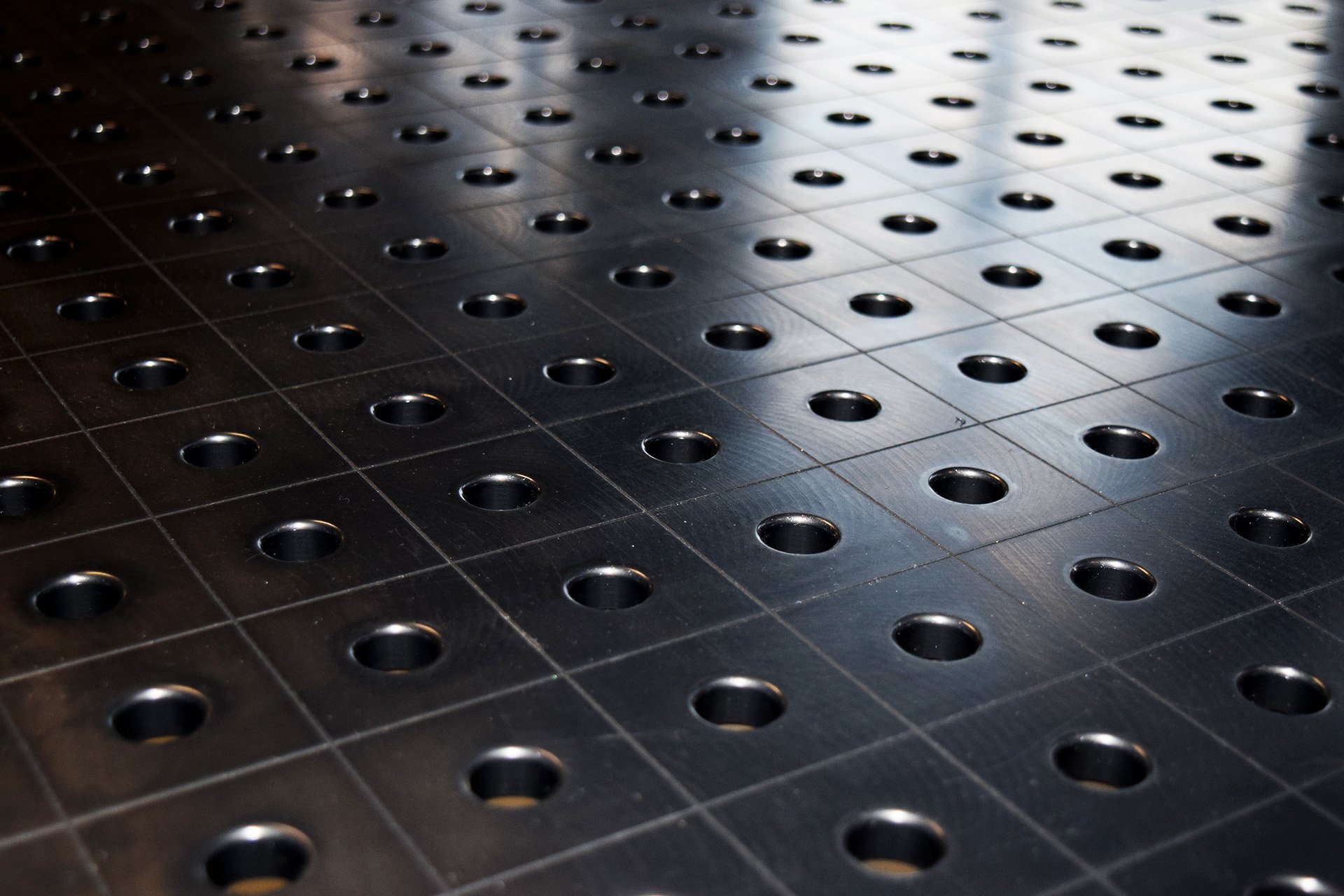 RBCobot Siegmund welding table holes from the top